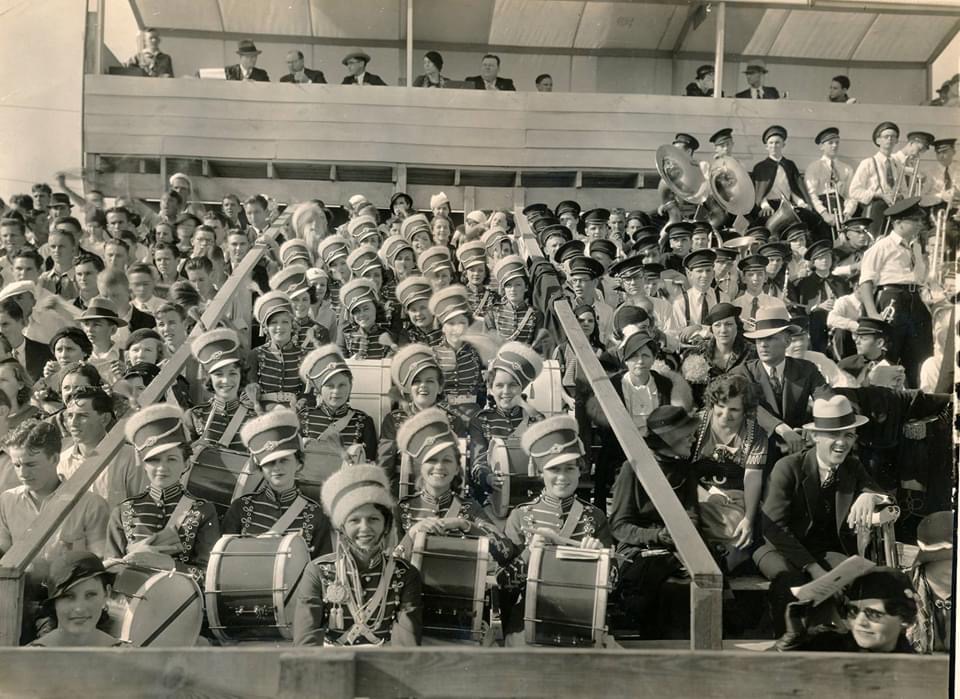 Franklin 1940s Hussars and fans